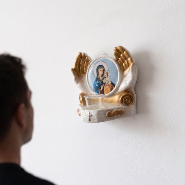 Candela Prinosului Mâini îngerești