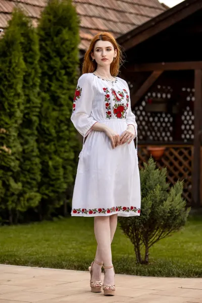 Rochie tradițională Trandafirul roșu
