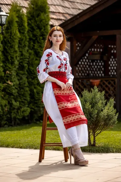 Costum popular tradițional Margareta