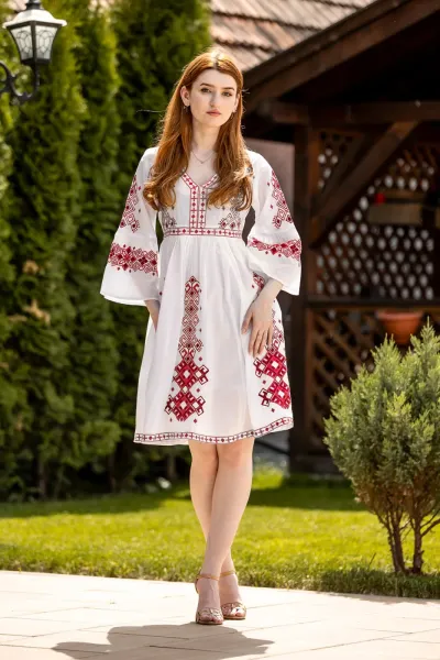 Rochie tradițională Tudorița roșie — miniatura 2