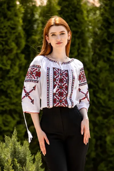 Ie tradițională românească Agapia roșu