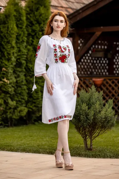 Rochie tradițională Trandafirul roșu — miniatura 2