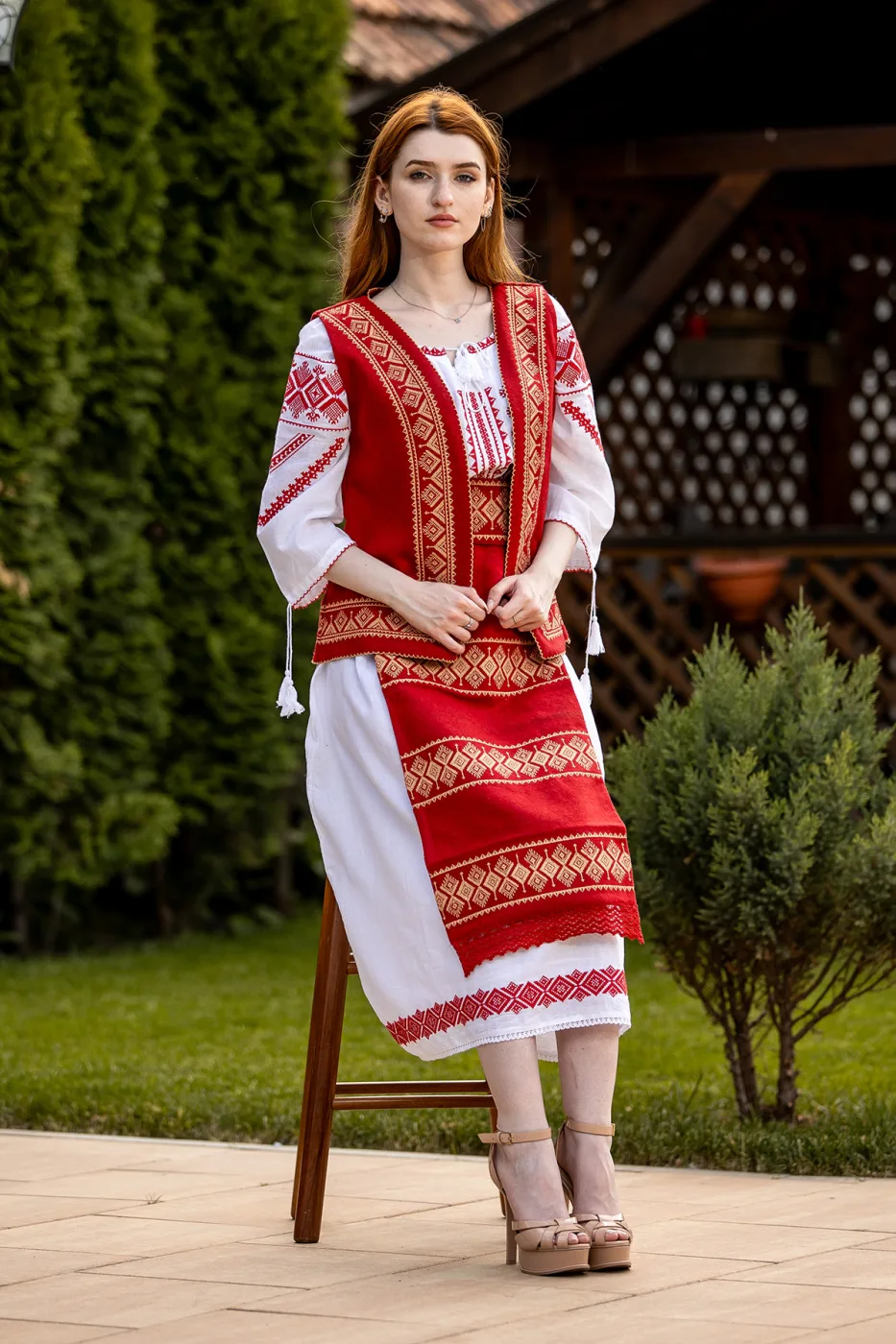Costum popular tradițional Niculina — imaginea 2