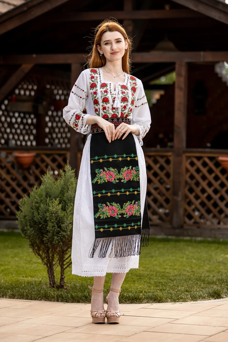 Costum popular tradițional Zamfira