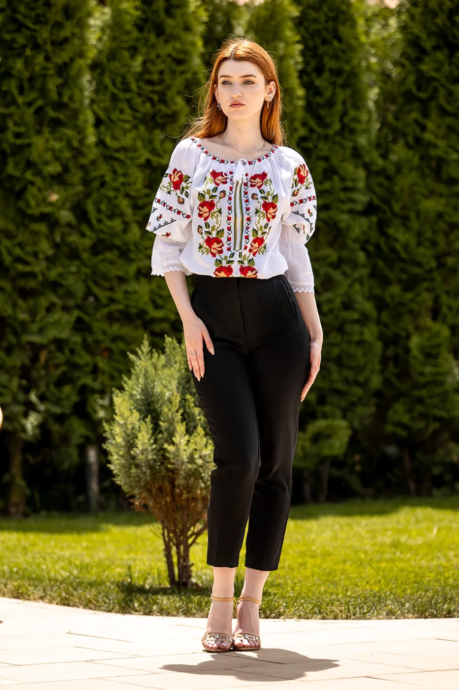Ie tradițională românească Ofelia roșu — imaginea 2