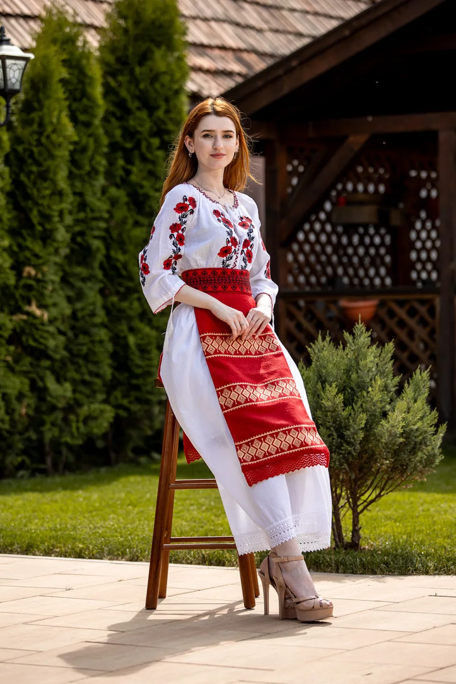 Costum popular tradițional Margareta