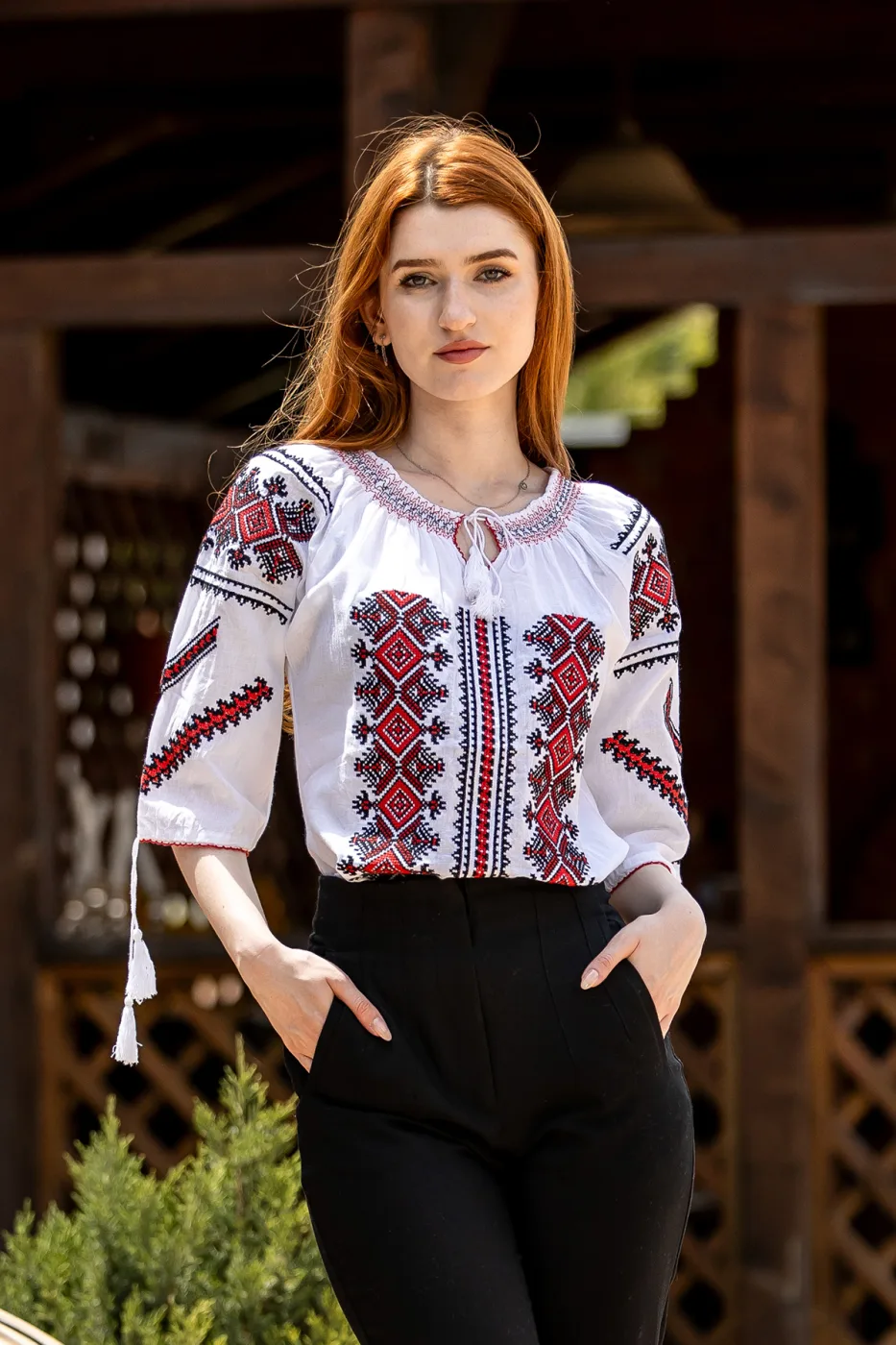 Ie tradițională românească Cernica roșu