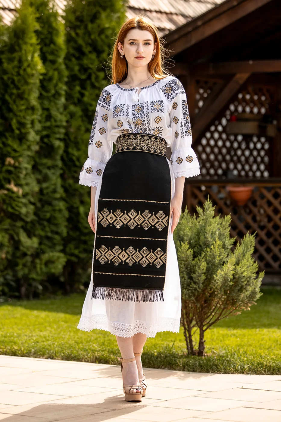 Costum popular tradițional Varvara