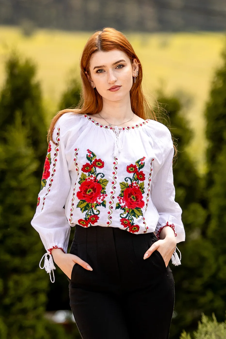 Ie tradițională românească Florica roșu