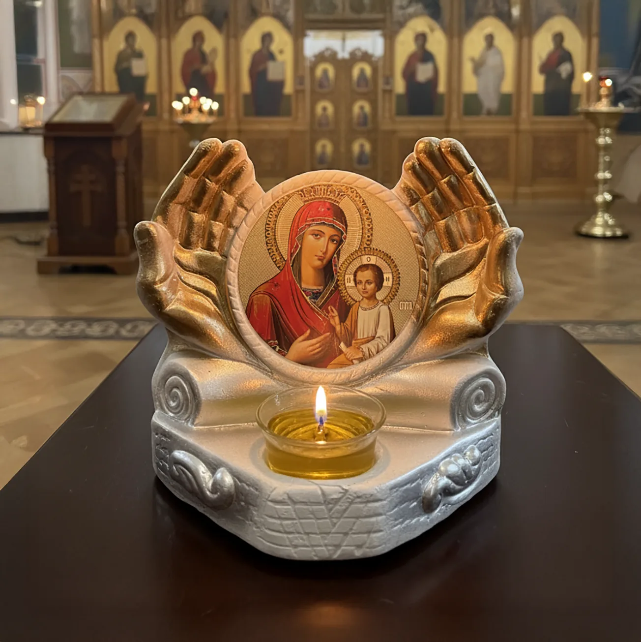 Candela Ocrotirii Maicii Domnului