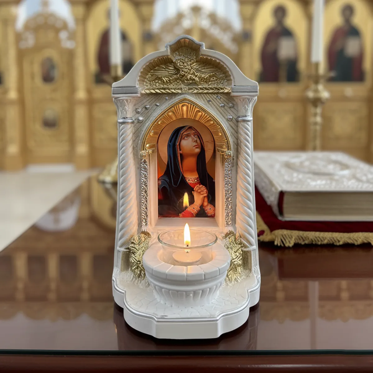 Candela Maicii Domnului în rugăciune